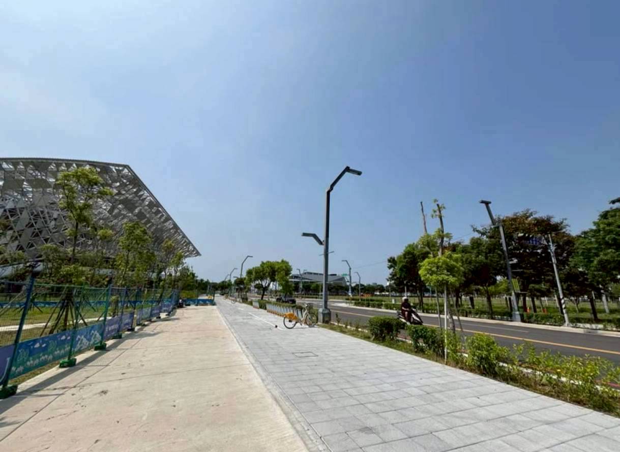 親家中央公園 要錢不要房 成本價讓利!!!!